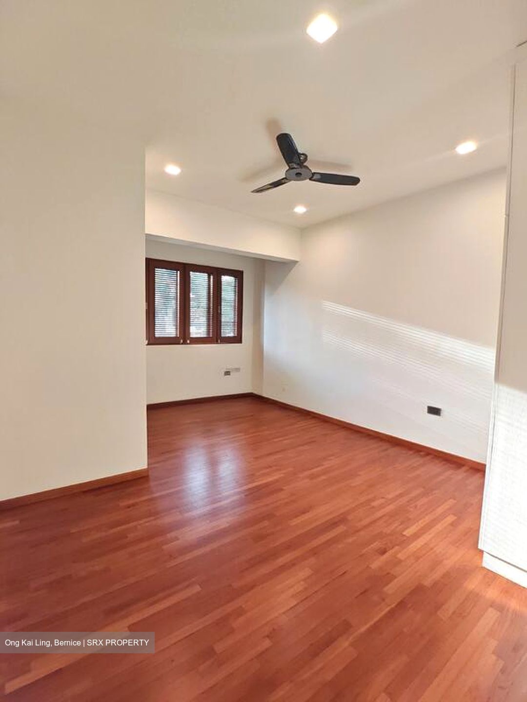 Hillcrest Park (D11), Terrace #515599221